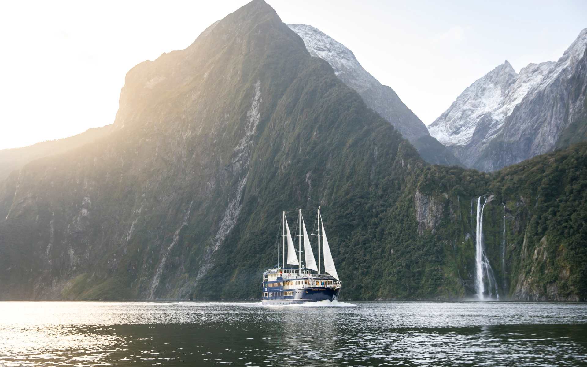 Spectacular Milford Sound cruise